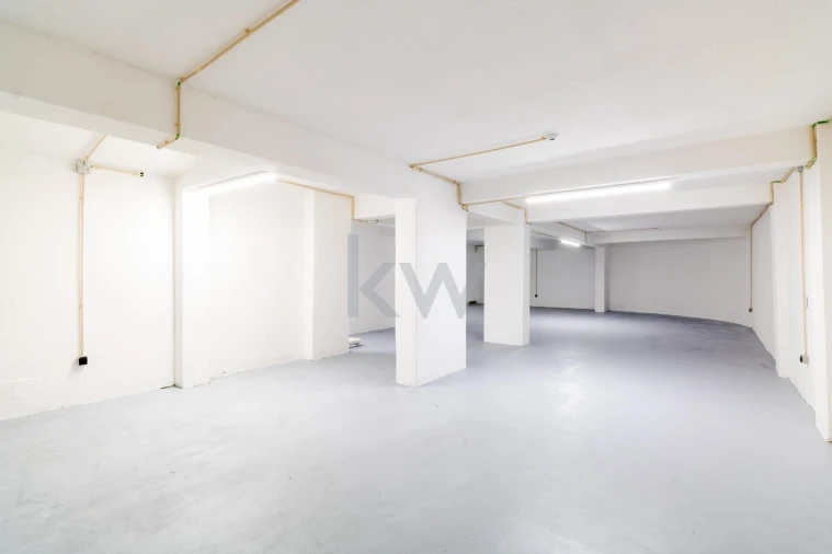 Loja para Arrendamento em Arroios Foto 16