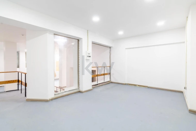 Loja para Arrendamento em Arroios Foto 12