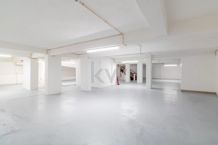 Loja para Arrendamento em Arroios Foto 18