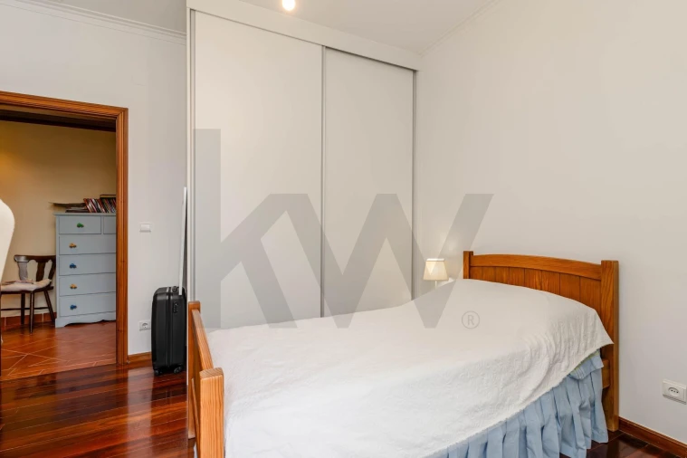 Moradia T4 para Arrendamento em Charneca de Caparica e Sobreda Foto 22