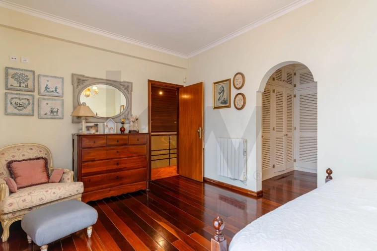 Moradia T4 para Arrendamento em Charneca de Caparica e Sobreda Foto 8