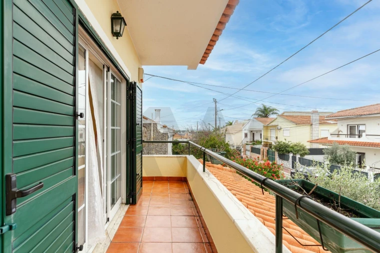 Moradia T4 para Arrendamento em Charneca de Caparica e Sobreda Foto 14