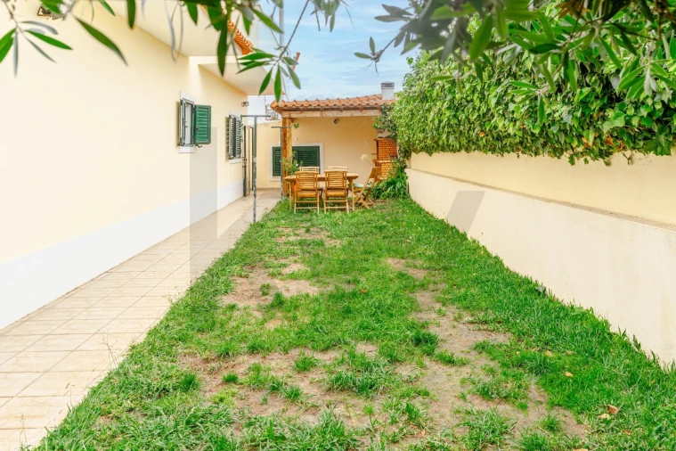 Moradia T4 para Arrendamento em Charneca de Caparica e Sobreda Foto 50