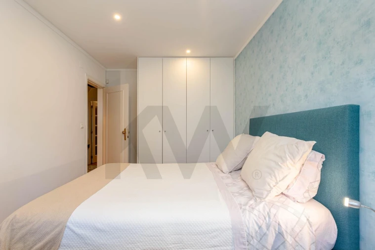 Moradia T4 para Arrendamento em Charneca de Caparica e Sobreda Foto 4