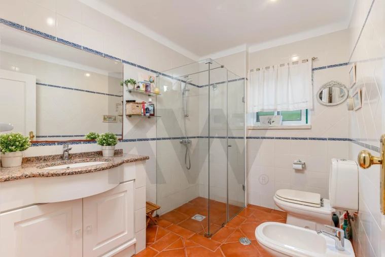 Moradia T4 para Arrendamento em Charneca de Caparica e Sobreda Foto 6