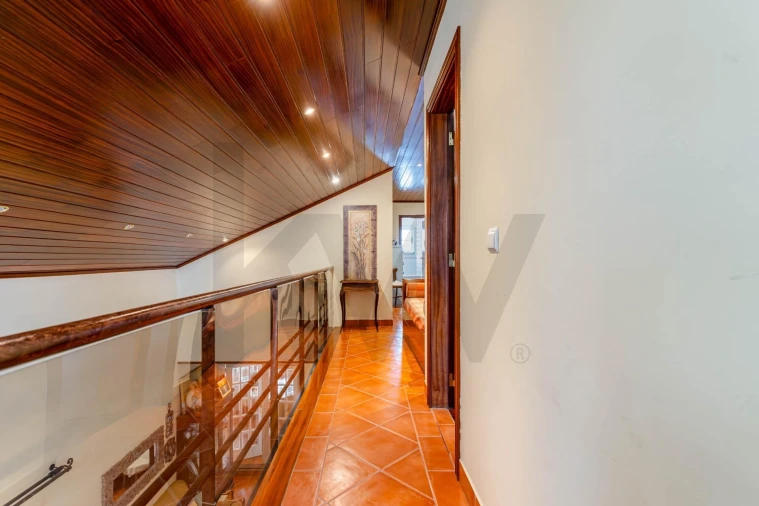 Moradia T4 para Arrendamento em Charneca de Caparica e Sobreda Foto 17