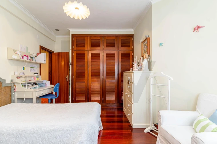 Moradia T4 para Arrendamento em Charneca de Caparica e Sobreda Foto 20