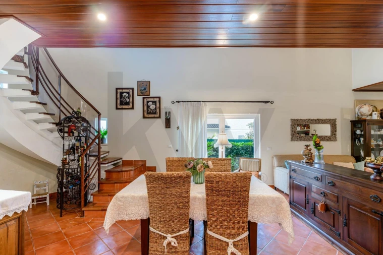 Moradia T4 para Arrendamento em Charneca de Caparica e Sobreda Foto 46