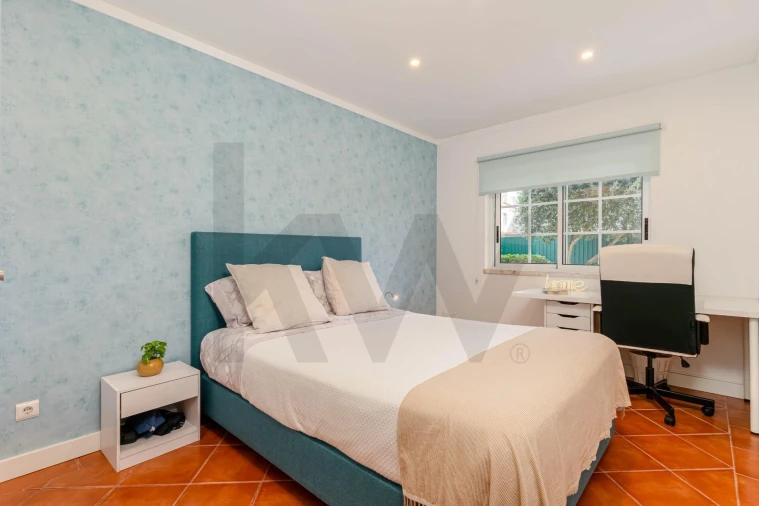 Moradia T4 para Arrendamento em Charneca de Caparica e Sobreda Foto 5