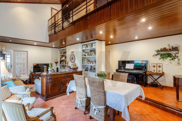 Moradia T4 para Arrendamento em Charneca de Caparica e Sobreda Foto 40