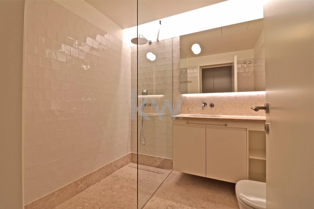 Apartamento T2 para Venda em Santo António Foto 26