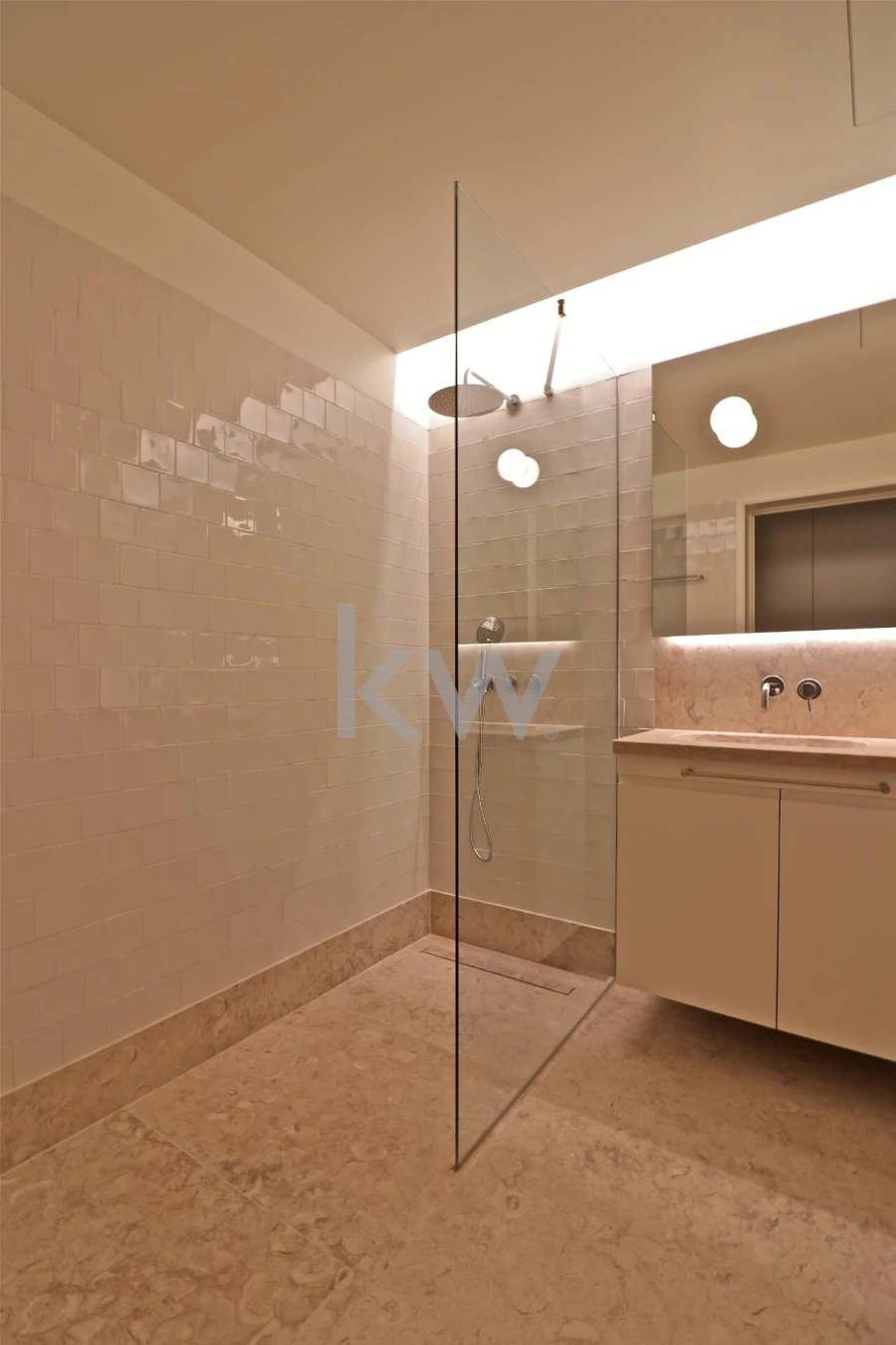 Apartamento T2 para Venda em Santo António Foto 22