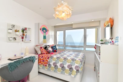 Apartamento T5 para Venda em Oeiras e São Julião da Barra, Paço de Arcos e Caxias