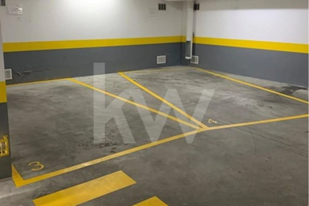 Garagem para Venda em Santo António Foto 12