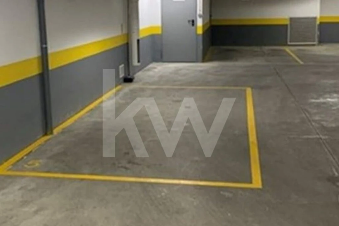 Garagem para Venda em Santo António Foto 8