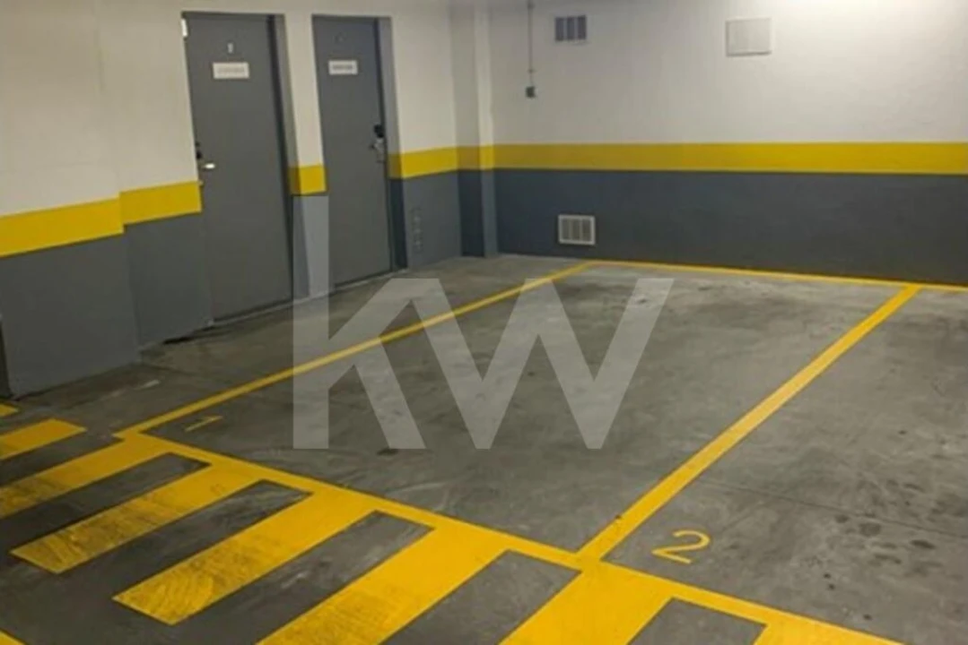 Garagem para Venda em Santo António Foto 11