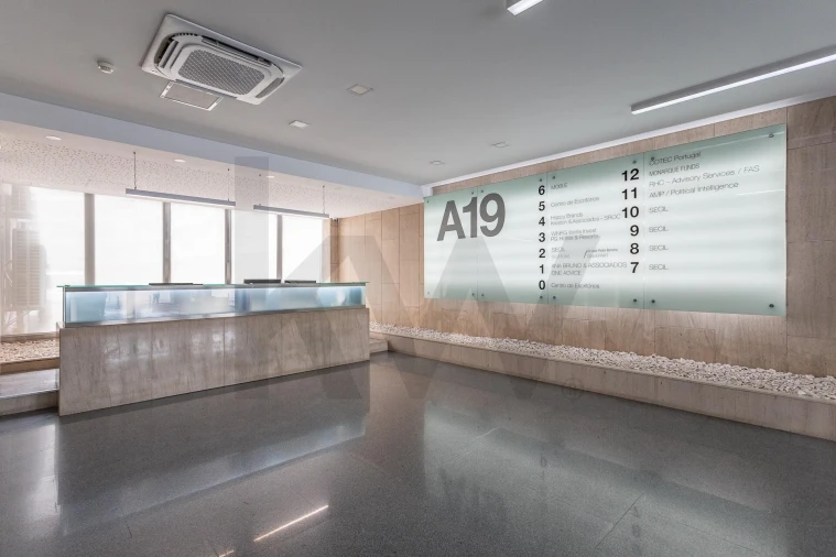 Escritório para Arrendamento em Santo António Foto 3