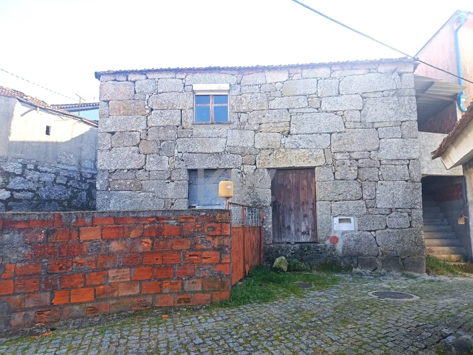 Moradia T3 para Venda em Mões Foto 1