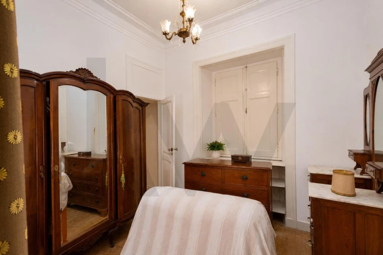 Apartamento T6 para Venda em Santo António Foto 6