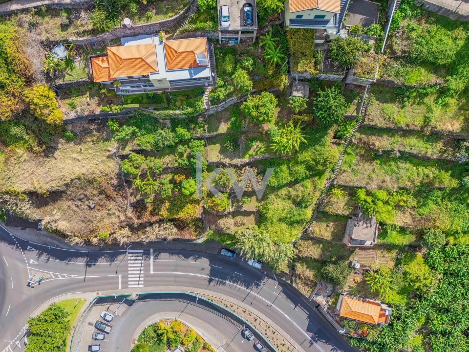 Terreno para Venda em Arco da Calheta Foto 10