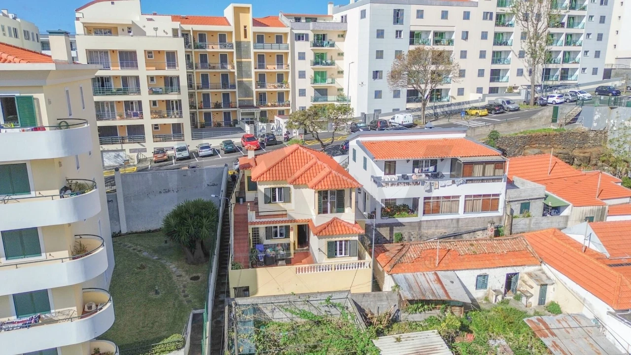 Moradia T3 para Venda em Santo Antonio Foto 34