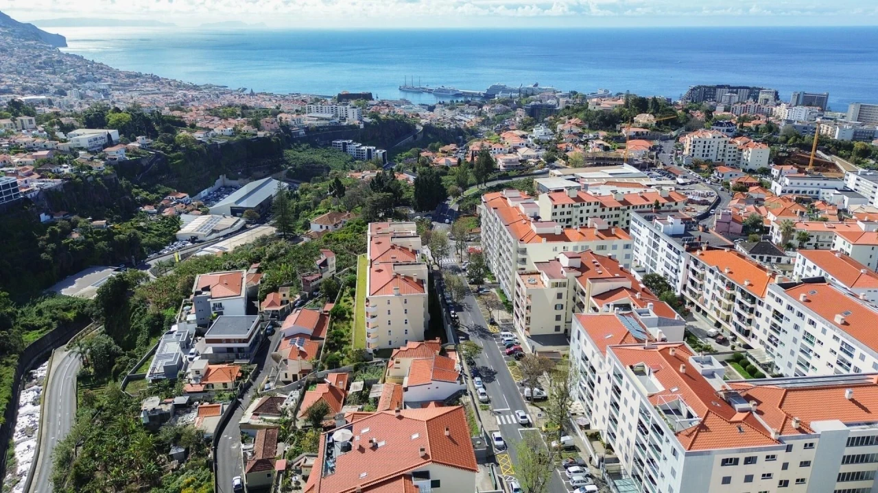 Moradia T3 para Venda em Santo Antonio Foto 63