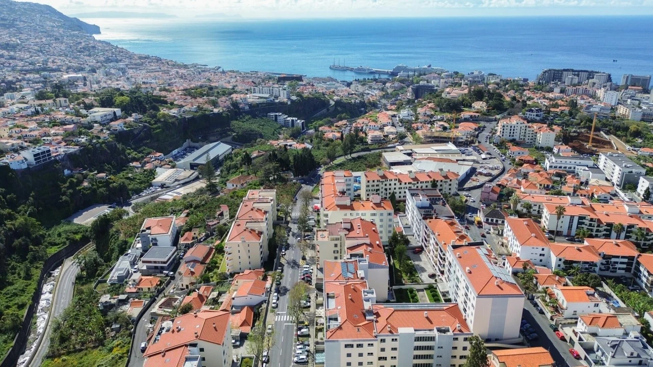 Moradia T3 para Venda em Santo Antonio Foto 33
