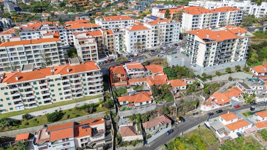 Moradia T3 para Venda em Santo Antonio Foto 48