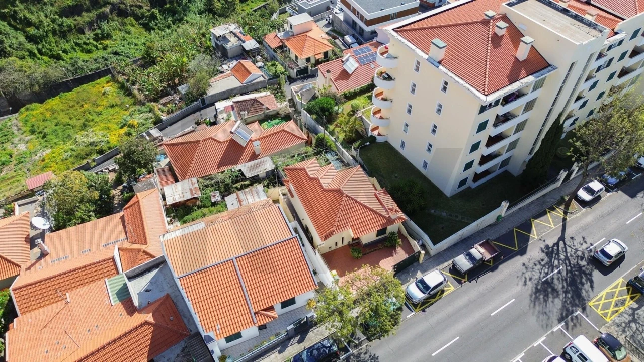 Moradia T3 para Venda em Santo Antonio Foto 68