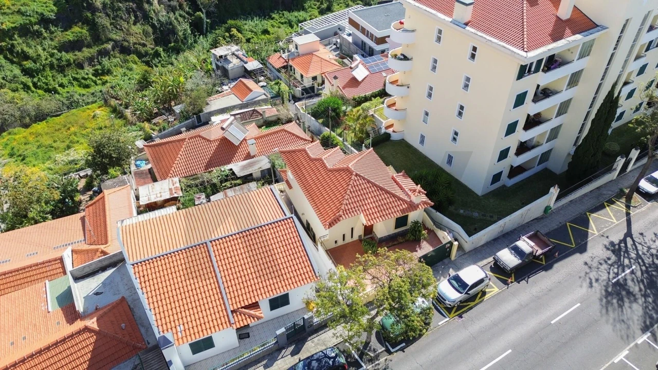 Moradia T3 para Venda em Santo Antonio Foto 32