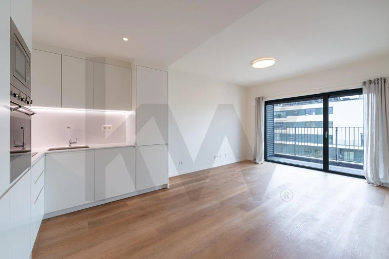 Apartamento T2 para Arrendamento em Lumiar Foto 4