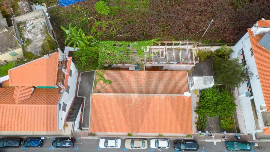 Moradia T5 para Venda em Estreito de Camara de Lobos Foto 6