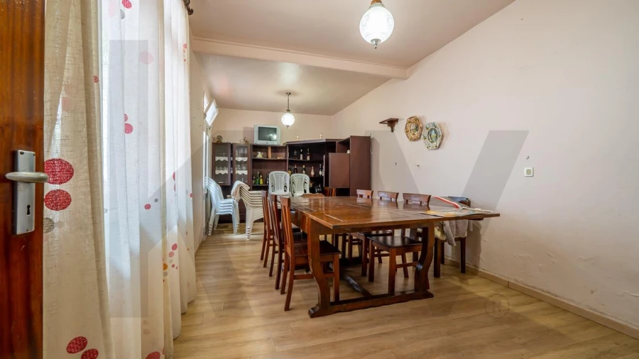 Moradia T5 para Venda em Estreito de Camara de Lobos Foto 23