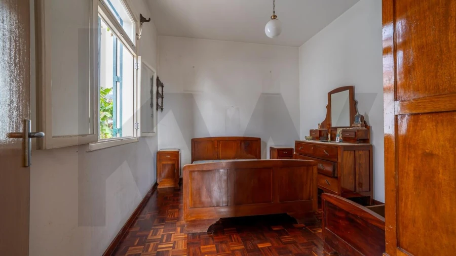 Moradia T5 para Venda em Estreito de Camara de Lobos Foto 14