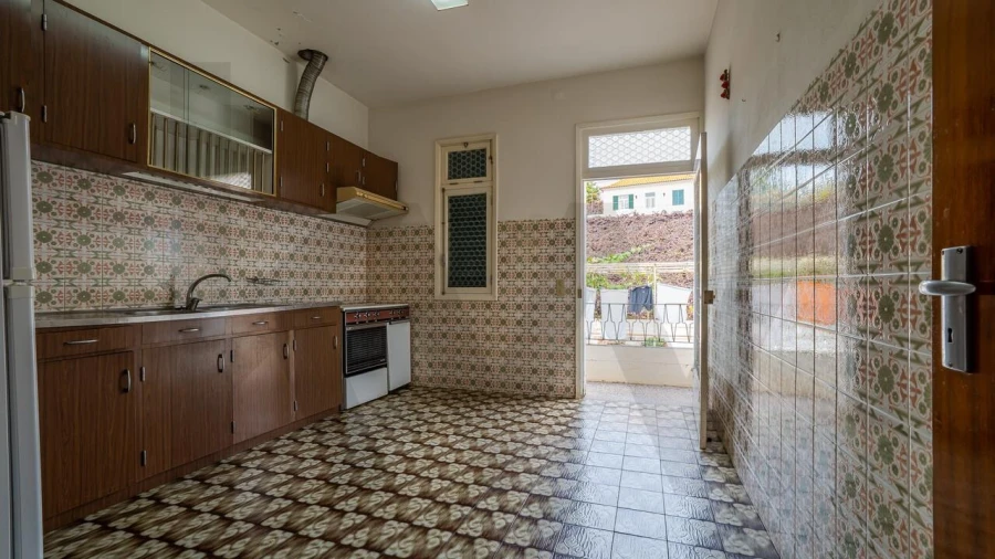 Moradia T5 para Venda em Estreito de Camara de Lobos Foto 13