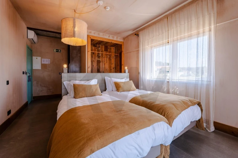 Moradia T9 para Venda em Colares Foto 38