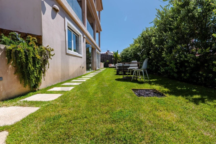 Moradia T9 para Venda em Colares Foto 45