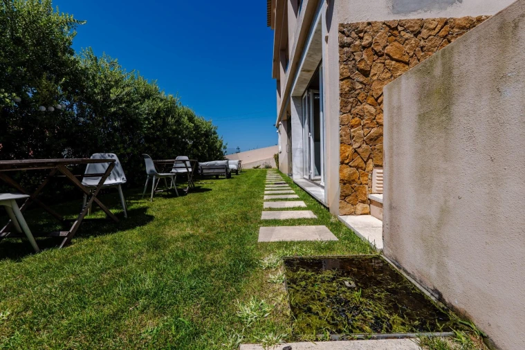 Moradia T9 para Venda em Colares Foto 49