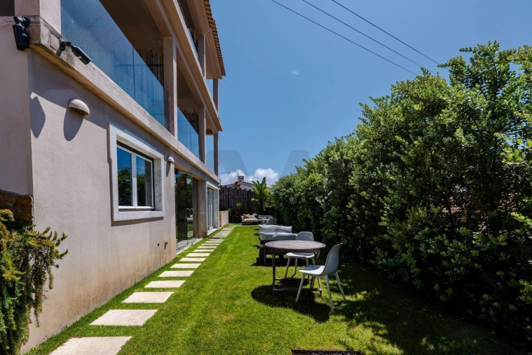 Moradia T9 para Venda em Colares Foto 42