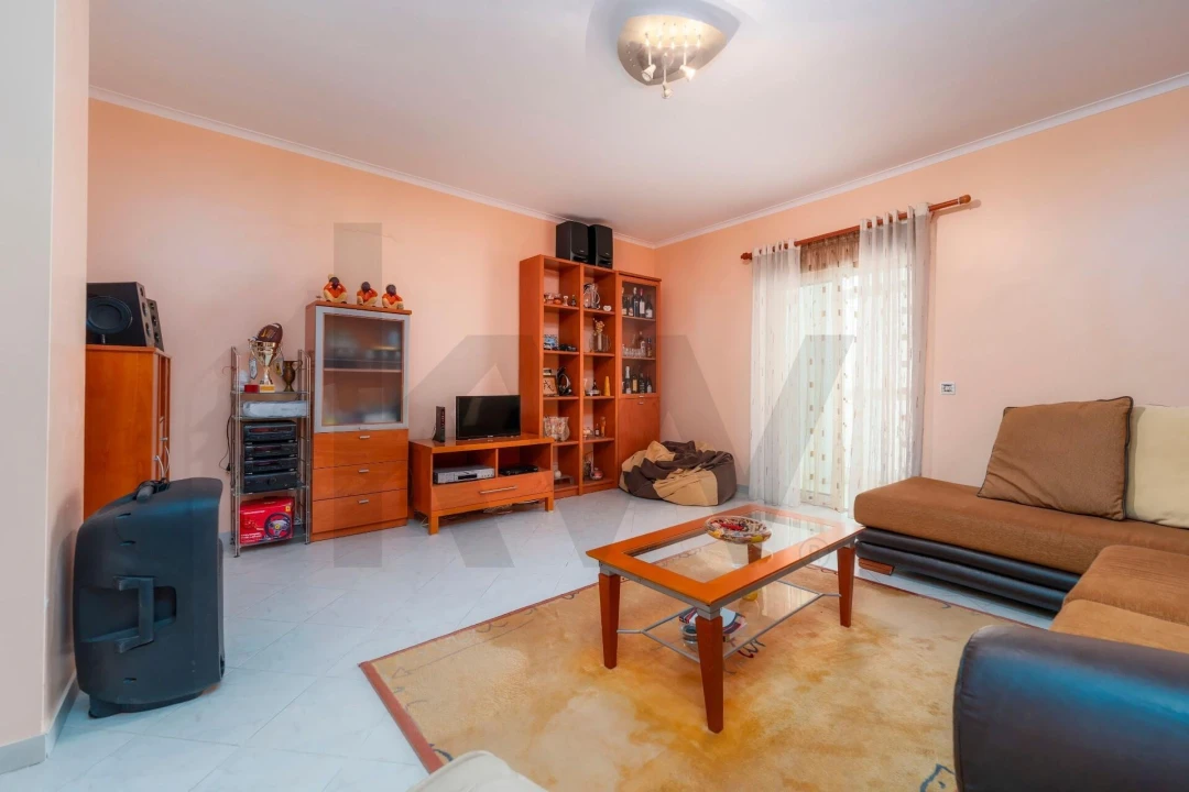 Apartamento T3 para Venda em Olhão Foto 2