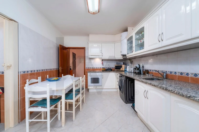 Apartamento T3 para Venda em Olhão Foto 5