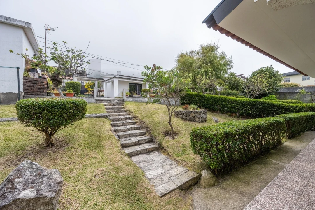 Moradia T5 para Venda em Vila Praia de Ancora Foto 18