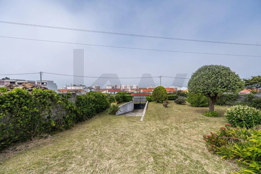 Moradia T5 para Venda em Vila Praia de Ancora Foto 39