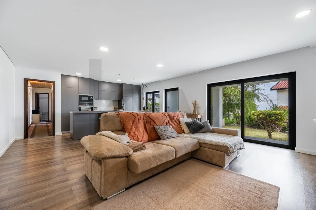 Moradia T5 para Venda em Vila Praia de Ancora Foto 45