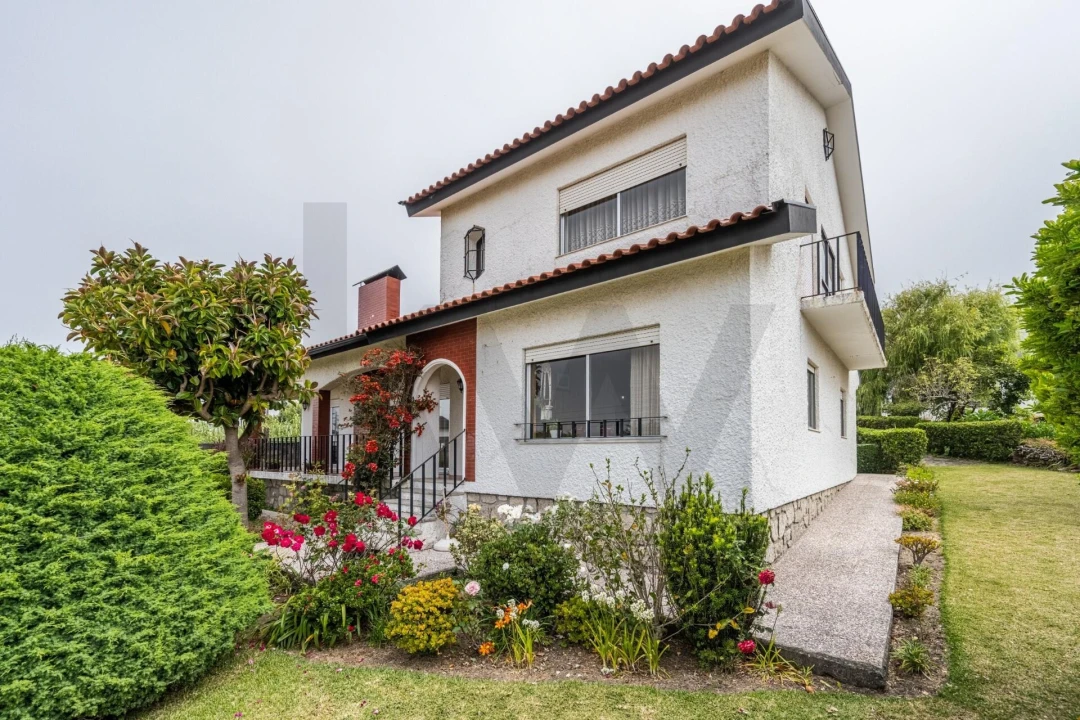 Moradia T5 para Venda em Vila Praia de Ancora Foto 36