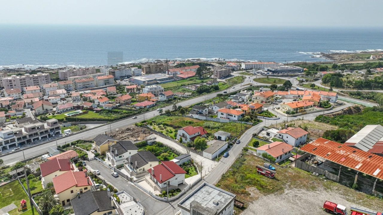 Moradia T5 para Venda em Vila Praia de Ancora Foto 57