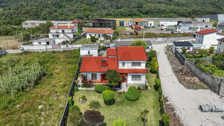 Moradia T5 para Venda em Vila Praia de Ancora Foto 4