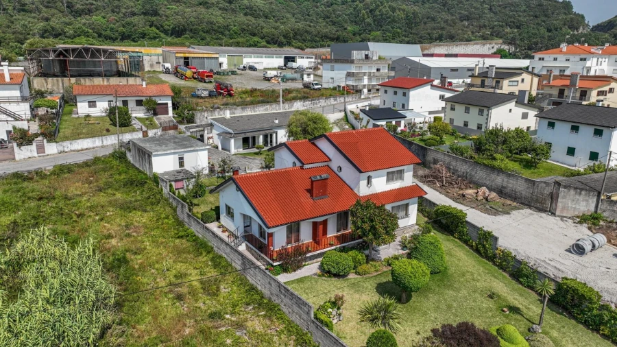 Moradia T5 para Venda em Vila Praia de Ancora Foto 2