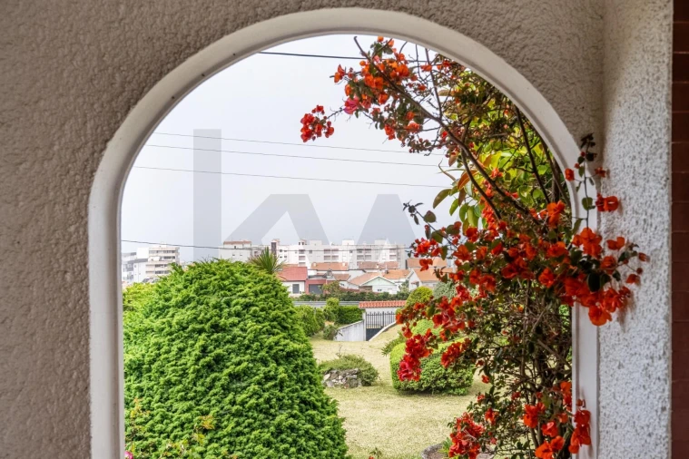 Moradia T5 para Venda em Vila Praia de Ancora Foto 7