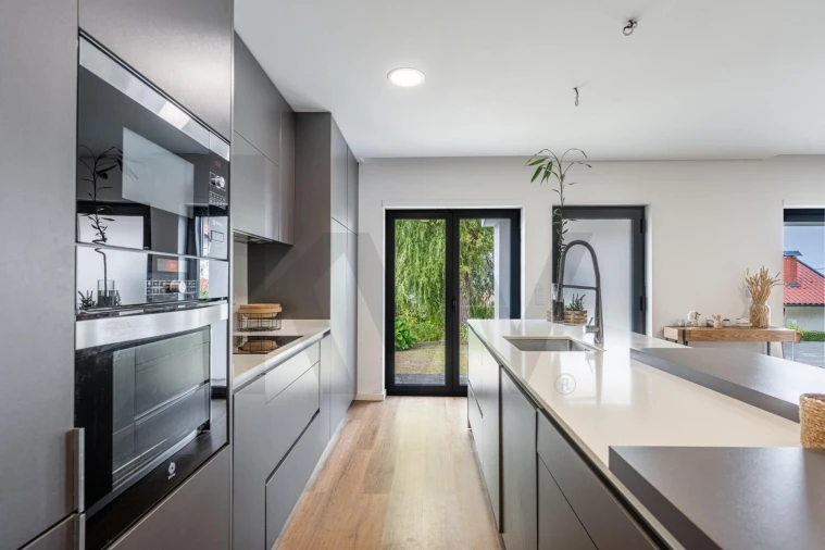 Moradia T5 para Venda em Vila Praia de Ancora Foto 47